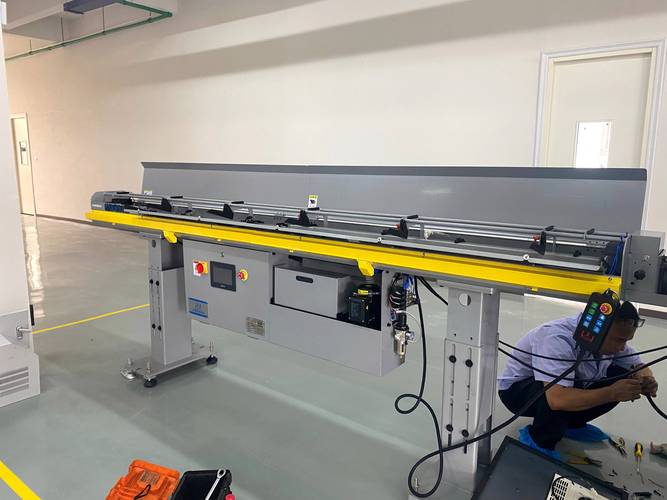 小型數(shù)控車床自動上料，小型數(shù)控車床全自動